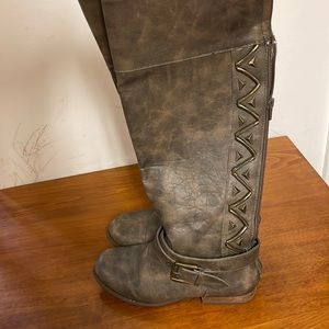 Not rates tan 17 in tall boots